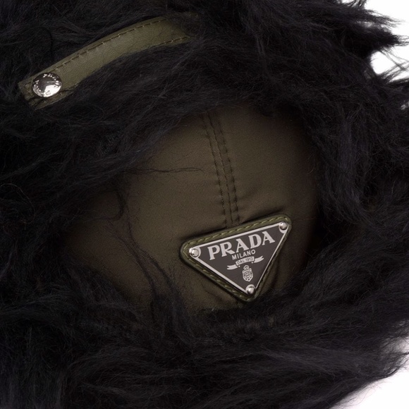 Prada faux fur flap cap - Picture 4 of 7